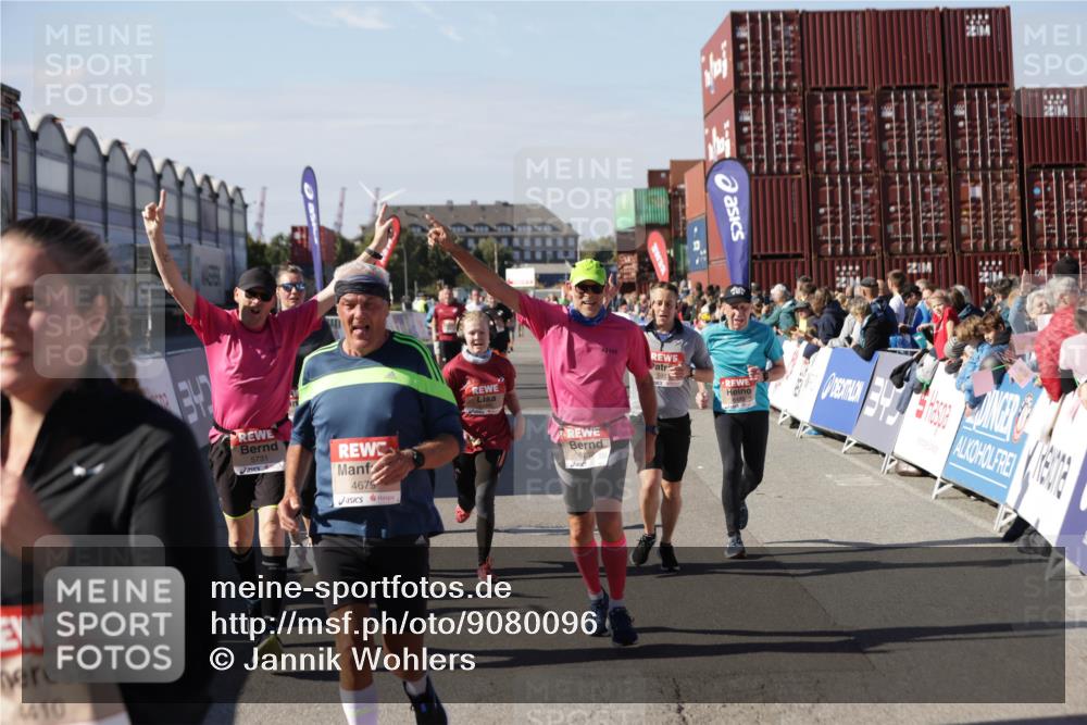 03.10.2025 - Köhlbrandbrückenlauf Jannik Wohlers http://msf.ph/oto/9080096 03.10.2025 13:17:47 Ziel 4410, 4645, 4679, 4829, 5168, 5339, 5685, 5731, 5732, 5917, 6331, 6388, 6485, 6704 meine-sportfotos.de