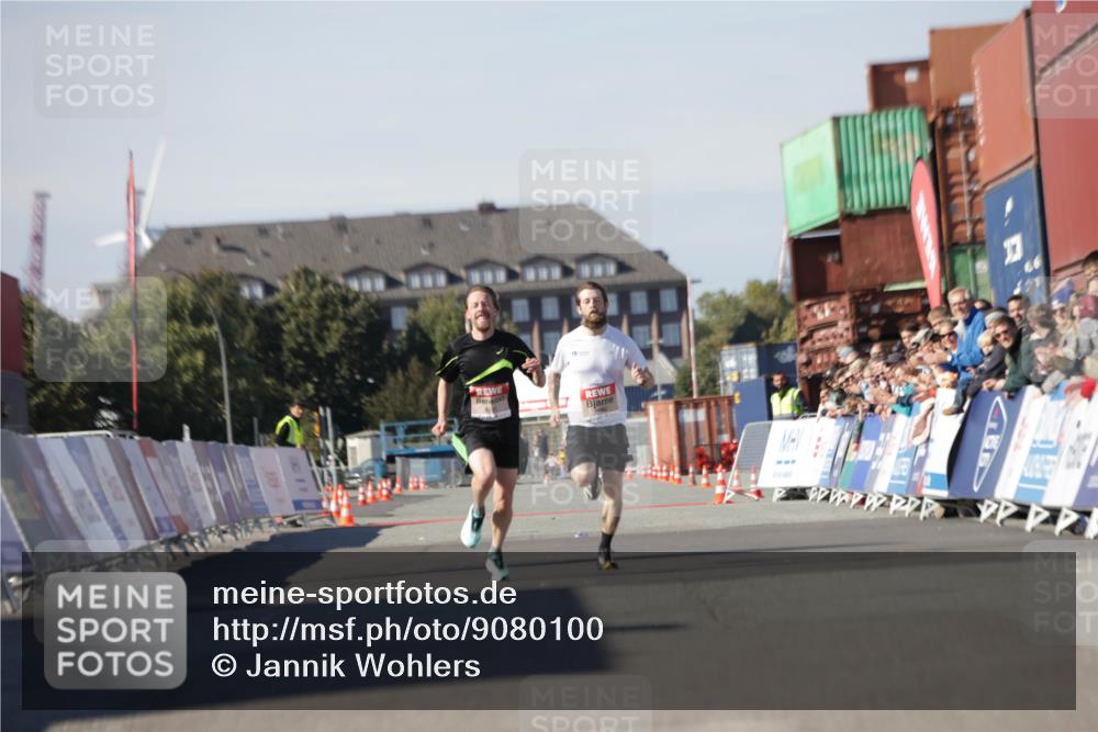 03.10.2025 - Köhlbrandbrückenlauf Jannik Wohlers http://msf.ph/oto/9080100 03.10.2025 12:50:03 Ziel 4035, 6086 meine-sportfotos.de