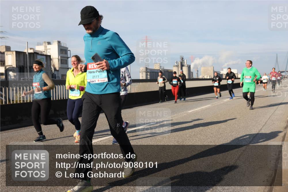 03.10.2025 - Köhlbrandbrückenlauf Lena Gebhardt http://msf.ph/oto/9080101 03.10.2025 10:03:40 Position 2 2111 meine-sportfotos.de