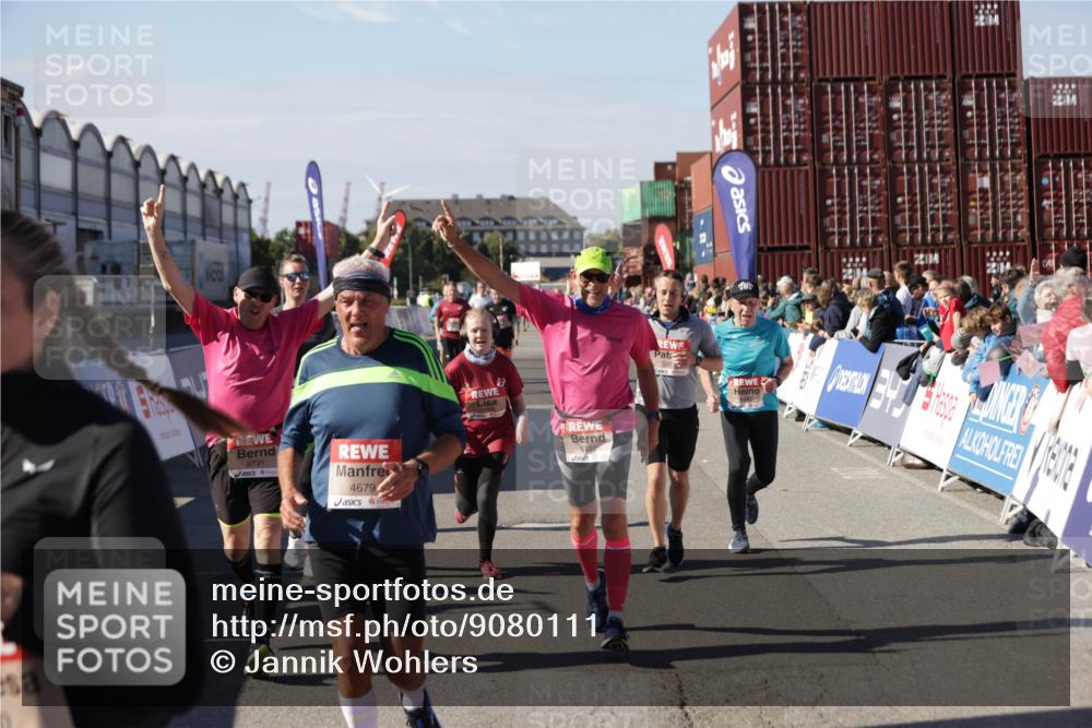 03.10.2025 - Köhlbrandbrückenlauf Jannik Wohlers http://msf.ph/oto/9080111 03.10.2025 13:17:47 Ziel 4410, 4645, 4679, 4829, 5168, 5339, 5685, 5731, 5732, 5917, 6331, 6388, 6485, 6704 meine-sportfotos.de