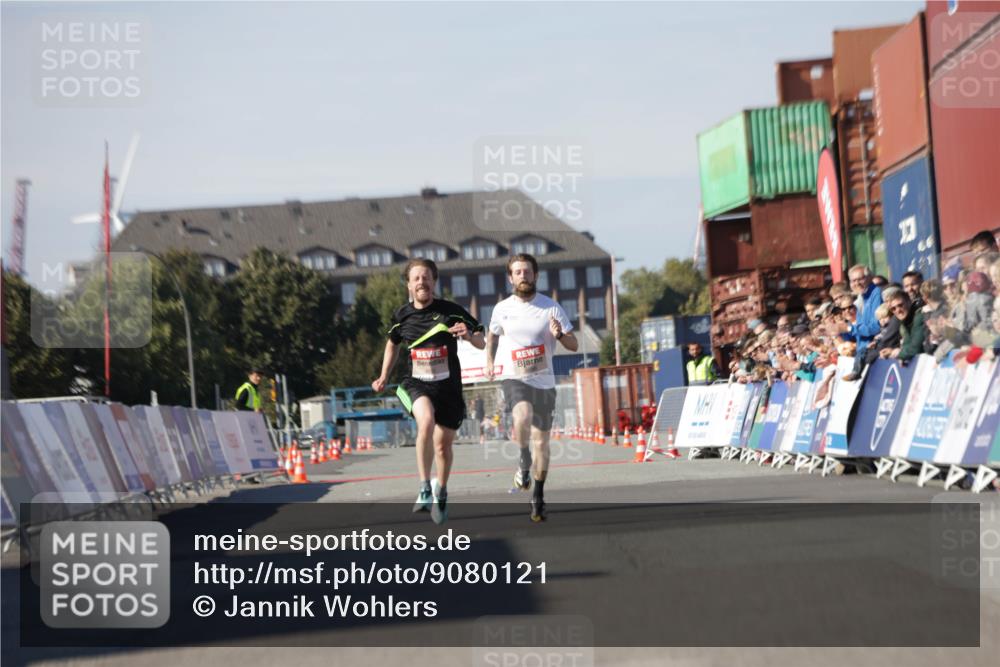 03.10.2025 - Köhlbrandbrückenlauf Jannik Wohlers http://msf.ph/oto/9080121 03.10.2025 12:50:03 Ziel 4035, 6086 meine-sportfotos.de