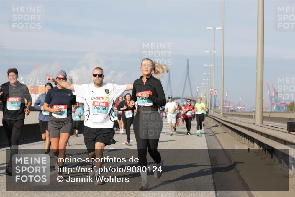 03.10.2025 - Köhlbrandbrückenlauf Jannik Wohlers http://msf.ph/oto/9080124 03.10.2025 10:01:49 Position 3 1803, 24, 2836, 2270 meine-sportfotos.de