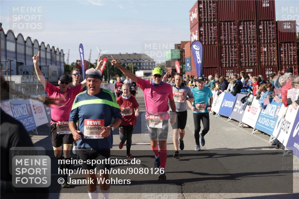 03.10.2025 - Köhlbrandbrückenlauf Jannik Wohlers http://msf.ph/oto/9080126 03.10.2025 13:17:47 Ziel 4410, 4645, 4679, 4829, 5168, 5339, 5685, 5731, 5732, 5917, 6331, 6388, 6485, 6704 meine-sportfotos.de