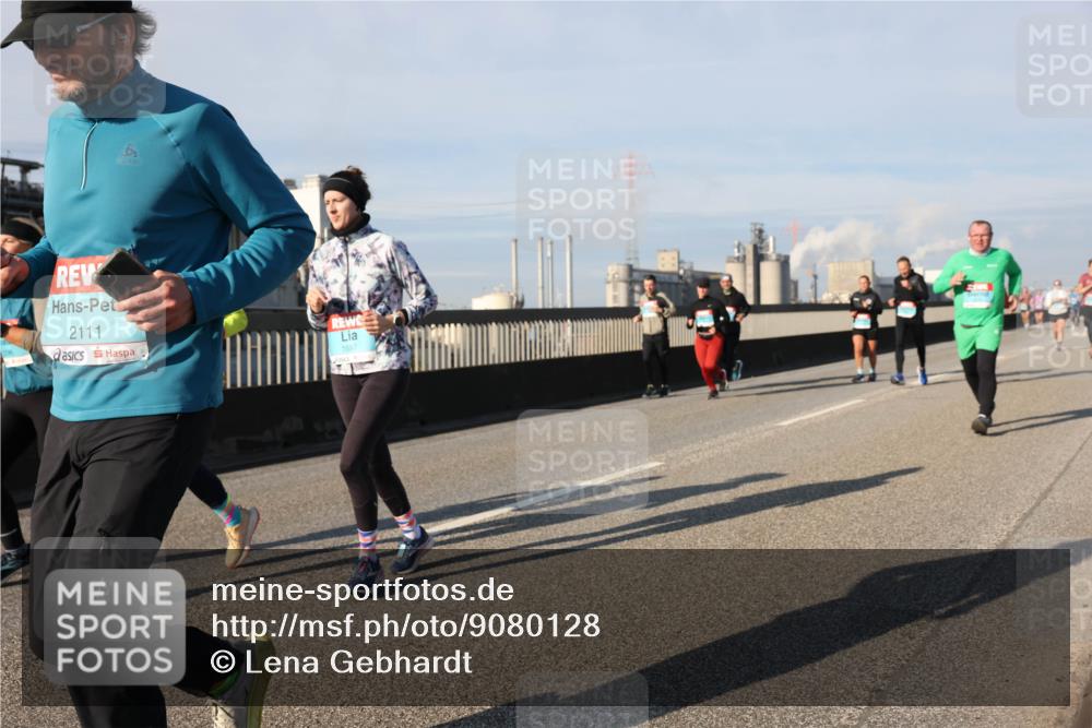 03.10.2025 - Köhlbrandbrückenlauf Lena Gebhardt http://msf.ph/oto/9080128 03.10.2025 10:03:41 Position 2 2111, 1697 meine-sportfotos.de