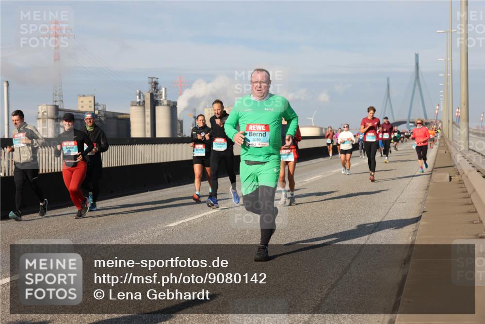 03.10.2025 - Köhlbrandbrückenlauf Lena Gebhardt http://msf.ph/oto/9080142 03.10.2025 10:03:42 Position 2 3039 meine-sportfotos.de