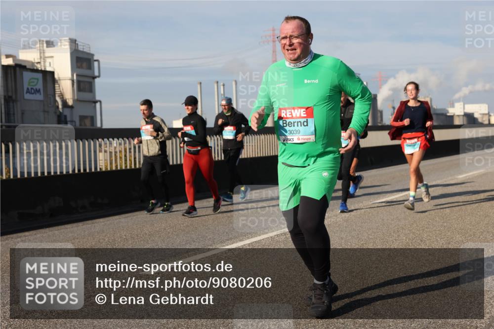03.10.2025 - Köhlbrandbrückenlauf Lena Gebhardt http://msf.ph/oto/9080206 03.10.2025 10:03:43 Position 2 3039 meine-sportfotos.de
