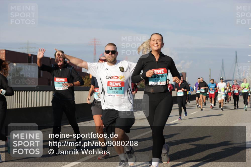 03.10.2025 - Köhlbrandbrückenlauf Jannik Wohlers http://msf.ph/oto/9080208 03.10.2025 10:01:50 Position 3 1803, 24, 2836, 2270 meine-sportfotos.de