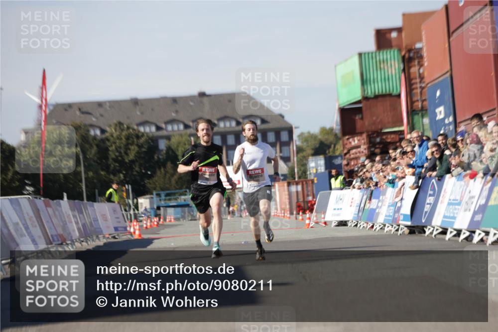 03.10.2025 - Köhlbrandbrückenlauf Jannik Wohlers http://msf.ph/oto/9080211 03.10.2025 12:50:03 Ziel 4035, 6086 meine-sportfotos.de