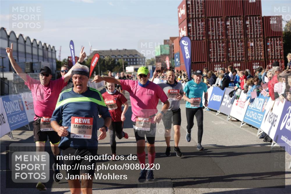 03.10.2025 - Köhlbrandbrückenlauf Jannik Wohlers http://msf.ph/oto/9080220 03.10.2025 13:17:47 Ziel 4410, 4645, 4679, 4829, 5168, 5339, 5685, 5731, 5732, 5917, 6331, 6388, 6485, 6704 meine-sportfotos.de