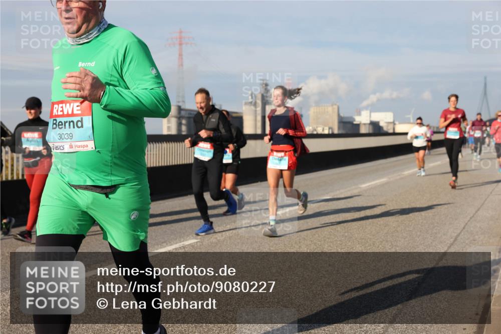 03.10.2025 - Köhlbrandbrückenlauf Lena Gebhardt http://msf.ph/oto/9080227 03.10.2025 10:03:43 Position 2 3039 meine-sportfotos.de