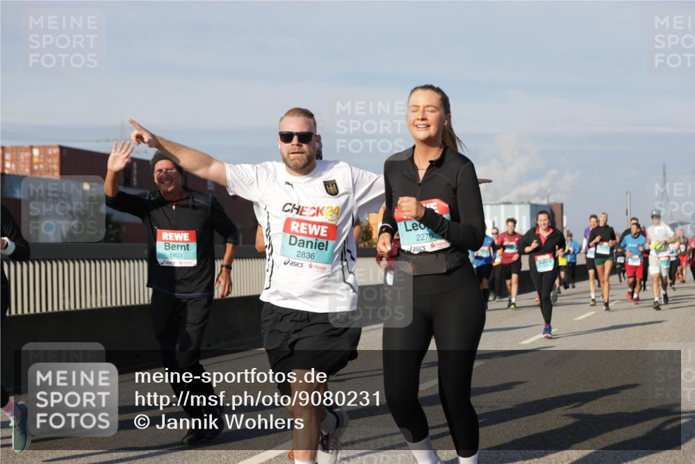 03.10.2025 - Köhlbrandbrückenlauf Jannik Wohlers http://msf.ph/oto/9080231 03.10.2025 10:01:50 Position 3 1803, 24, 2836, 2270 meine-sportfotos.de