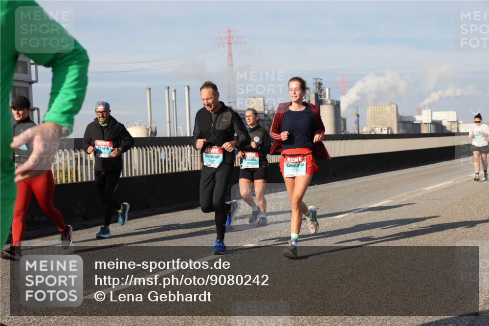 03.10.2025 - Köhlbrandbrückenlauf Lena Gebhardt http://msf.ph/oto/9080242 03.10.2025 10:03:44 Position 2 2137, 1252 meine-sportfotos.de