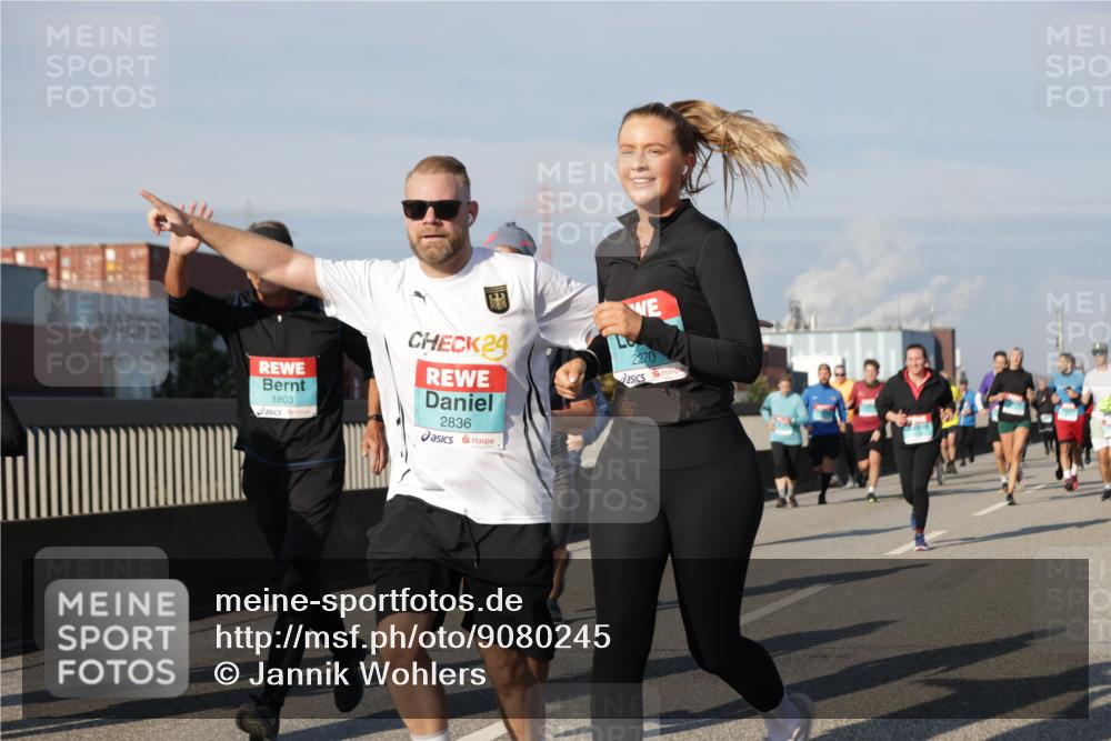 03.10.2025 - Köhlbrandbrückenlauf Jannik Wohlers http://msf.ph/oto/9080245 03.10.2025 10:01:50 Position 3 1803, 24, 2836, 2270 meine-sportfotos.de