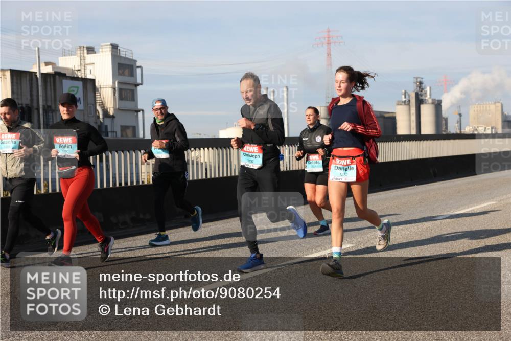 03.10.2025 - Köhlbrandbrückenlauf Lena Gebhardt http://msf.ph/oto/9080254 03.10.2025 10:03:44 Position 2 1983, 1990, 2137, 1937, 1252 meine-sportfotos.de