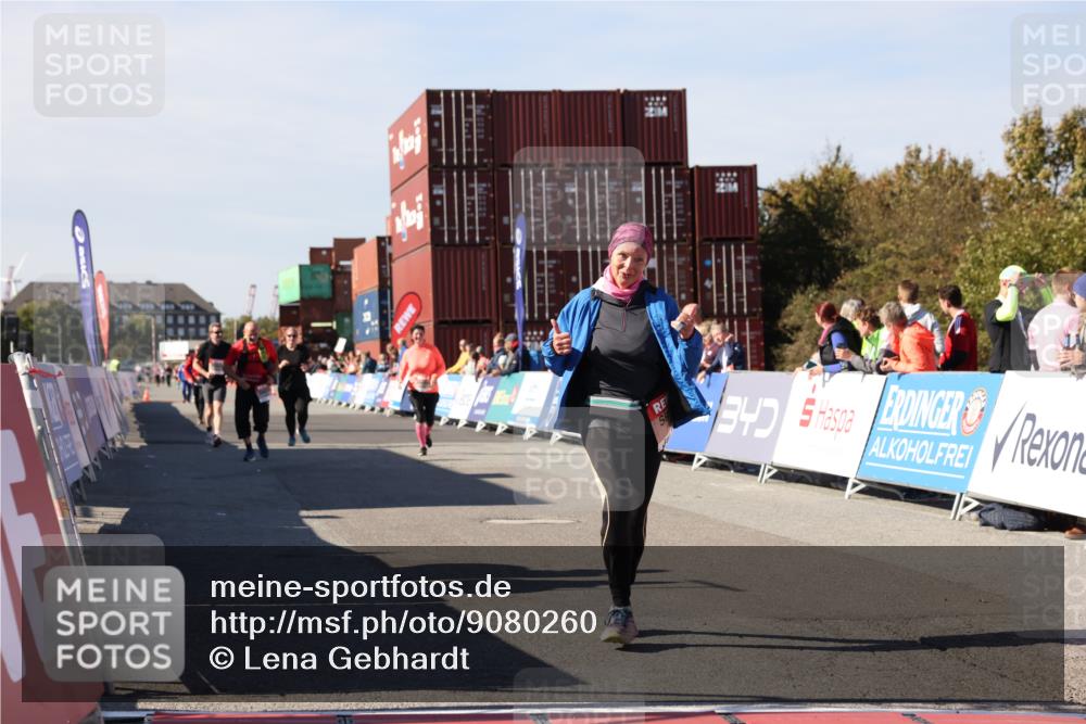 03.10.2025 - Köhlbrandbrückenlauf Lena Gebhardt http://msf.ph/oto/9080260 03.10.2025 13:45:44 Ziel 5184, 5860, 6029 meine-sportfotos.de