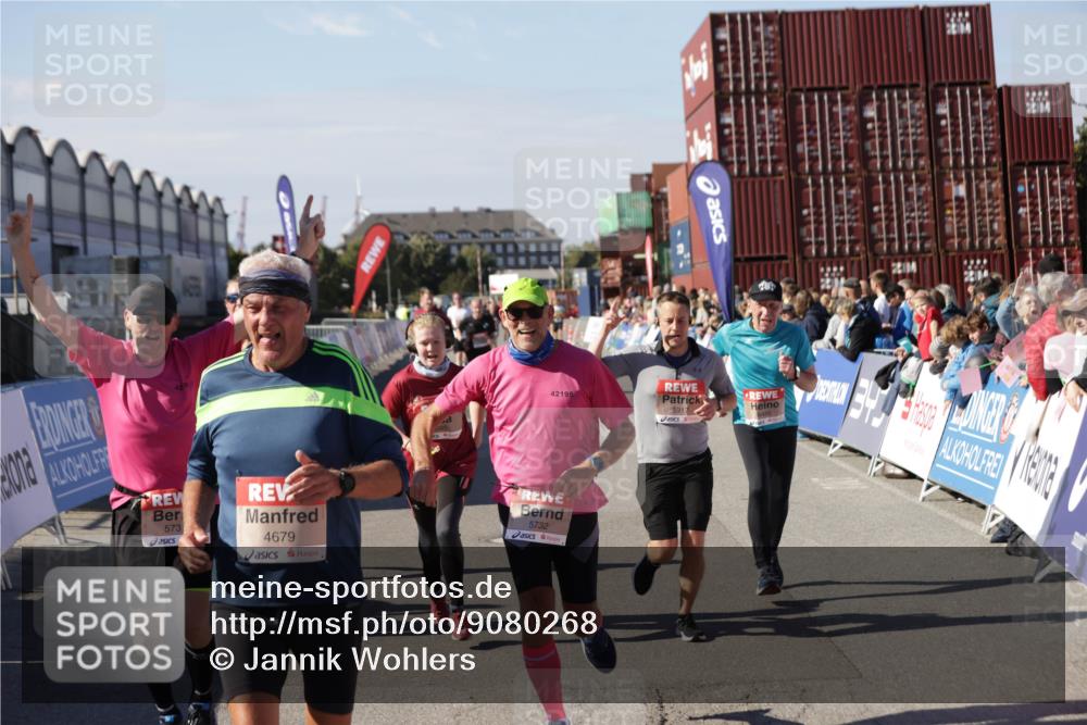 03.10.2025 - Köhlbrandbrückenlauf Jannik Wohlers http://msf.ph/oto/9080268 03.10.2025 13:17:47 Ziel 4410, 4645, 4679, 4829, 5168, 5339, 5685, 5731, 5732, 5917, 6331, 6388, 6485, 6704 meine-sportfotos.de