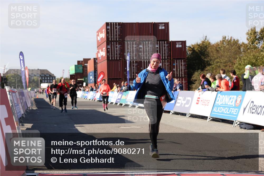 03.10.2025 - Köhlbrandbrückenlauf Lena Gebhardt http://msf.ph/oto/9080271 03.10.2025 13:45:44 Ziel 5184, 5860, 6029 meine-sportfotos.de
