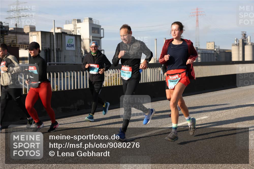 03.10.2025 - Köhlbrandbrückenlauf Lena Gebhardt http://msf.ph/oto/9080276 03.10.2025 10:03:44 Position 2 2137, 125 meine-sportfotos.de