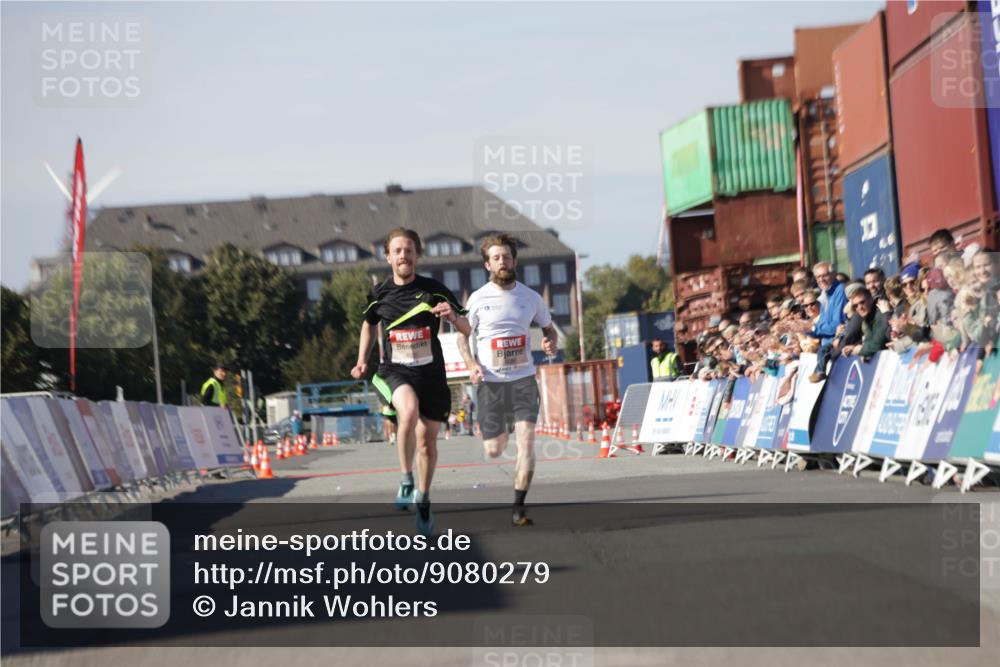 03.10.2025 - Köhlbrandbrückenlauf Jannik Wohlers http://msf.ph/oto/9080279 03.10.2025 12:50:03 Ziel 4035, 6086 meine-sportfotos.de
