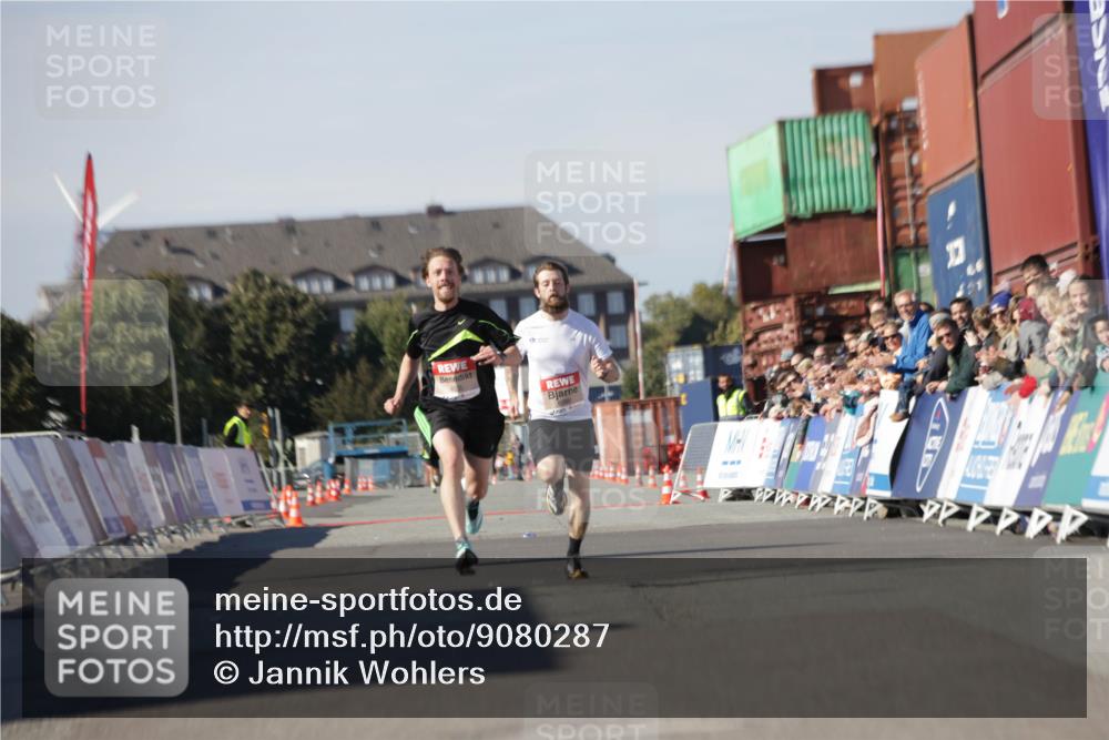 03.10.2025 - Köhlbrandbrückenlauf Jannik Wohlers http://msf.ph/oto/9080287 03.10.2025 12:50:03 Ziel 4035, 6086 meine-sportfotos.de