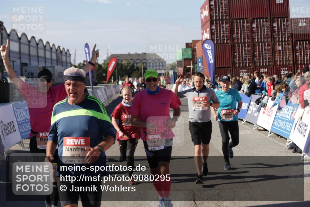 03.10.2025 - Köhlbrandbrückenlauf Jannik Wohlers http://msf.ph/oto/9080295 03.10.2025 13:17:48 Ziel 4410, 4645, 4679, 4829, 5168, 5339, 5685, 5731, 5732, 5917, 6153, 6331, 6388, 6435, 6485, 6704 meine-sportfotos.de