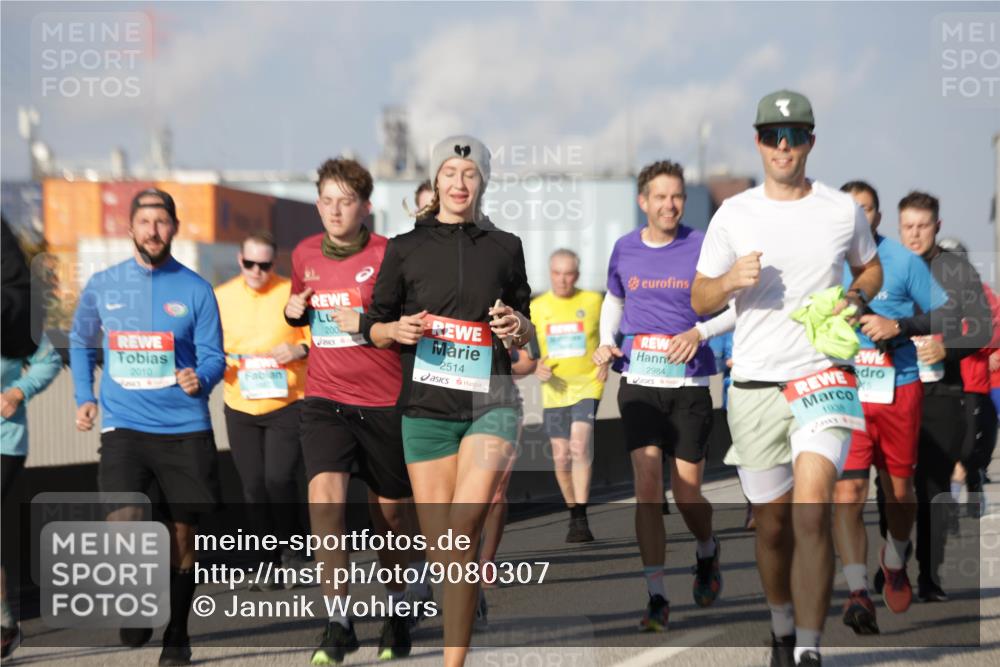 03.10.2025 - Köhlbrandbrückenlauf Jannik Wohlers http://msf.ph/oto/9080307 03.10.2025 10:01:53 Position 3 2010, 2514, 2984, 1938 meine-sportfotos.de