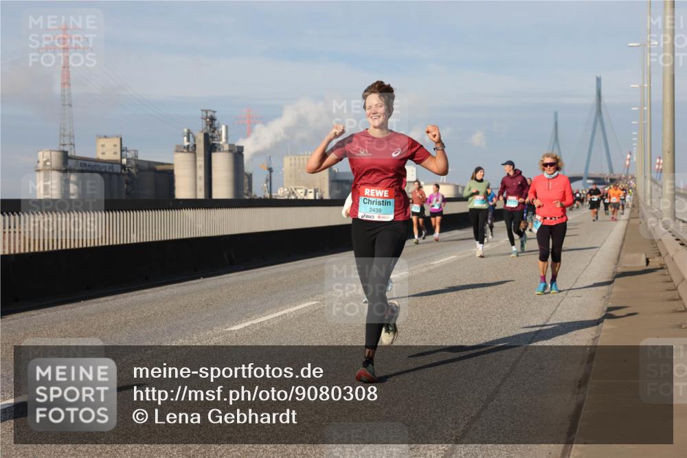 03.10.2025 - Köhlbrandbrückenlauf Lena Gebhardt http://msf.ph/oto/9080308 03.10.2025 10:03:46 Position 2 2439 meine-sportfotos.de