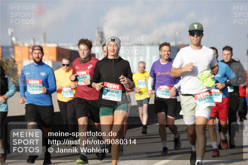 03.10.2025 - Köhlbrandbrückenlauf Jannik Wohlers http://msf.ph/oto/9080314 03.10.2025 10:01:53 Position 3 2010, 2514, 2984, 1938 meine-sportfotos.de