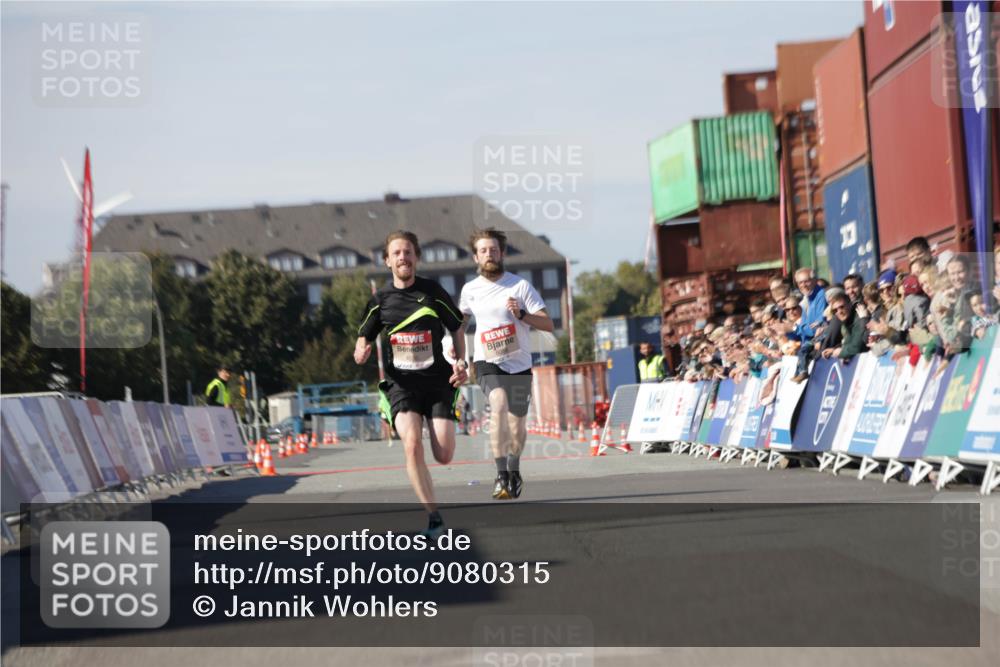 03.10.2025 - Köhlbrandbrückenlauf Jannik Wohlers http://msf.ph/oto/9080315 03.10.2025 12:50:04 Ziel 4035, 6086 meine-sportfotos.de