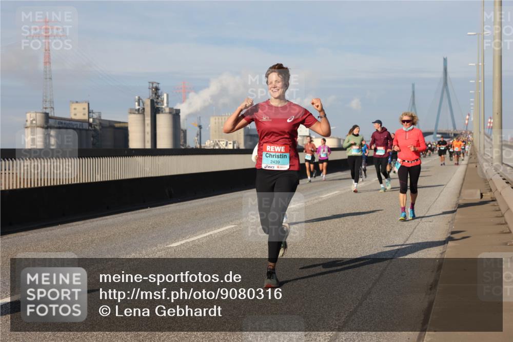 03.10.2025 - Köhlbrandbrückenlauf Lena Gebhardt http://msf.ph/oto/9080316 03.10.2025 10:03:46 Position 2 2439 meine-sportfotos.de
