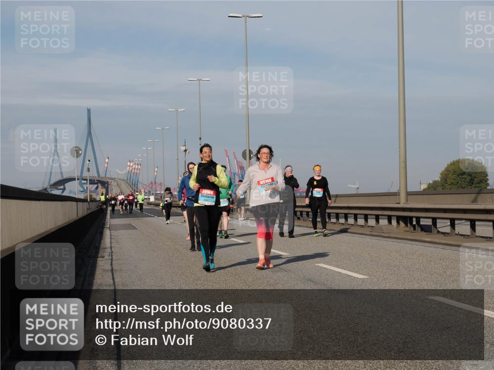 03.10.2025 - Köhlbrandbrückenlauf Fabian Wolf http://msf.ph/oto/9080337 03.10.2025 10:17:31 Position 3 2547 meine-sportfotos.de