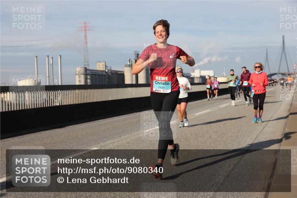 03.10.2025 - Köhlbrandbrückenlauf Lena Gebhardt http://msf.ph/oto/9080340 03.10.2025 10:03:47 Position 2 2439 meine-sportfotos.de