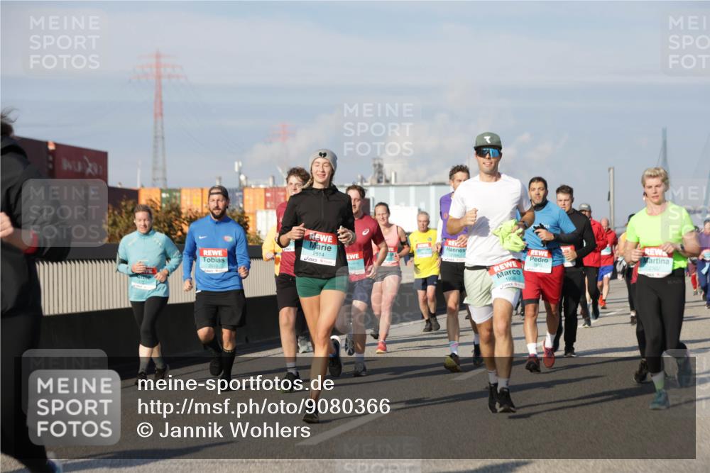 03.10.2025 - Köhlbrandbrückenlauf Jannik Wohlers http://msf.ph/oto/9080366 03.10.2025 10:01:54 Position 3 2514, 2010, 1938, 2502 meine-sportfotos.de