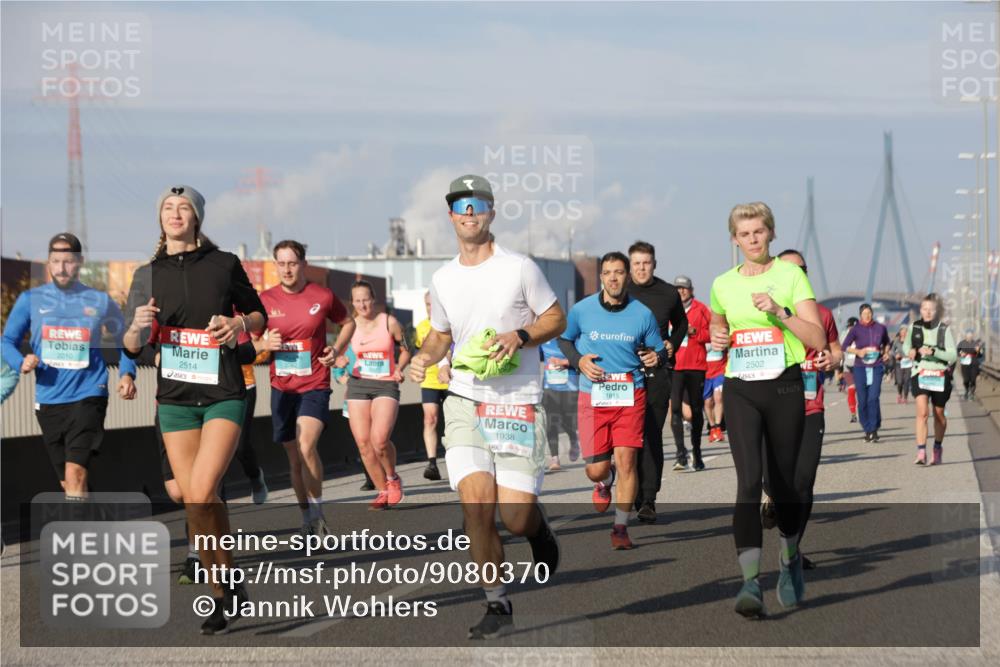 03.10.2025 - Köhlbrandbrückenlauf Jannik Wohlers http://msf.ph/oto/9080370 03.10.2025 10:01:55 Position 3 2010, 2514, 1938, 1815, 2502 meine-sportfotos.de
