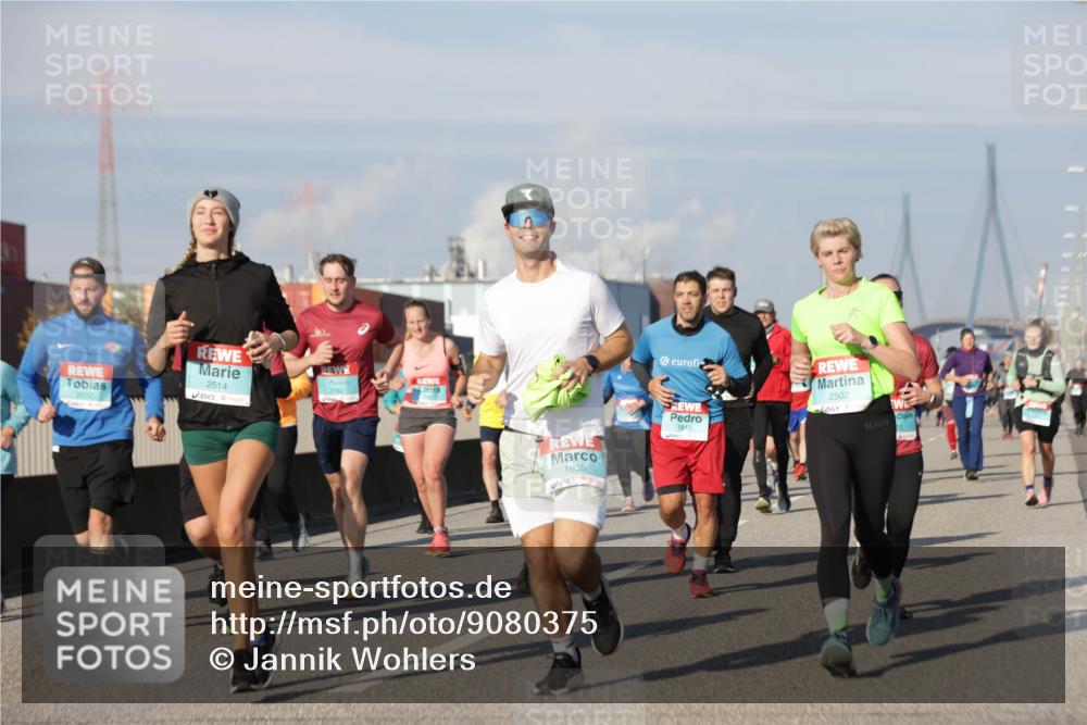 03.10.2025 - Köhlbrandbrückenlauf Jannik Wohlers http://msf.ph/oto/9080375 03.10.2025 10:01:55 Position 3 2010, 2514, 3762, 1938, 1815, 2502 meine-sportfotos.de