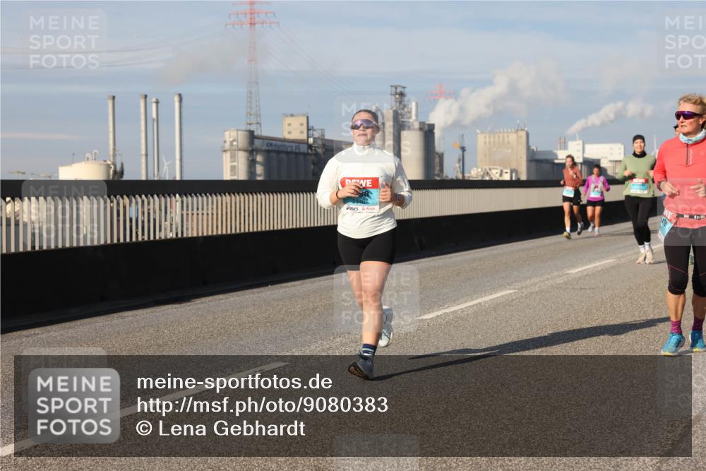 03.10.2025 - Köhlbrandbrückenlauf Lena Gebhardt http://msf.ph/oto/9080383 03.10.2025 10:03:48 Position 2 2340 meine-sportfotos.de