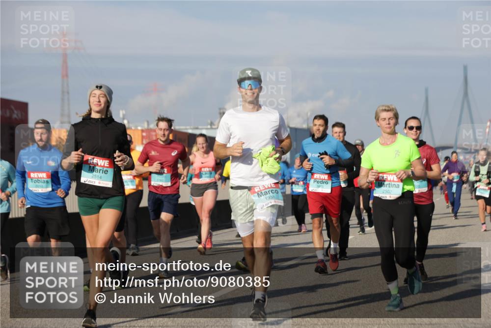 03.10.2025 - Köhlbrandbrückenlauf Jannik Wohlers http://msf.ph/oto/9080385 03.10.2025 10:01:55 Position 3 2010, 3762, 2514, 99, 1938, 1815, 2502 meine-sportfotos.de
