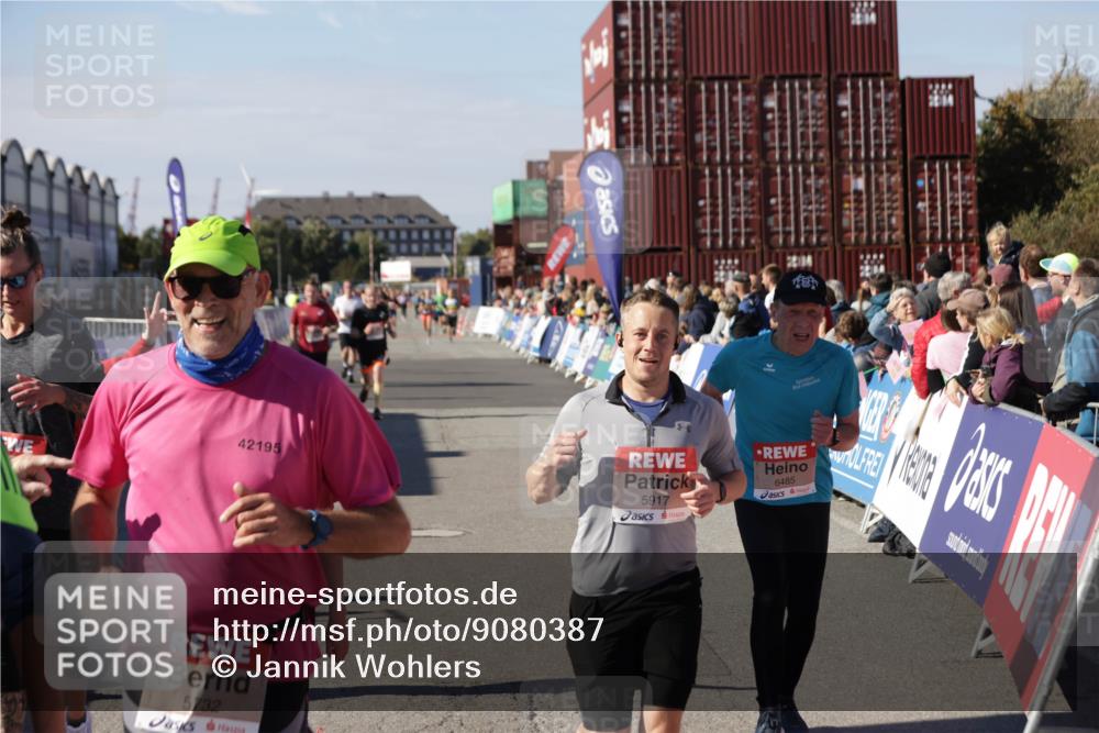 03.10.2025 - Köhlbrandbrückenlauf Jannik Wohlers http://msf.ph/oto/9080387 03.10.2025 13:17:49 Ziel 4410, 4645, 4679, 4829, 5168, 5339, 5685, 5731, 5732, 5917, 6153, 6331, 6435, 6485, 6704 meine-sportfotos.de
