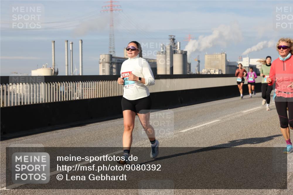 03.10.2025 - Köhlbrandbrückenlauf Lena Gebhardt http://msf.ph/oto/9080392 03.10.2025 10:03:48 Position 2 340 meine-sportfotos.de
