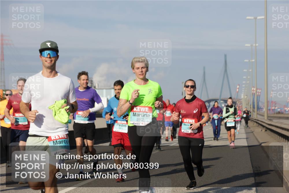 03.10.2025 - Köhlbrandbrückenlauf Jannik Wohlers http://msf.ph/oto/9080399 03.10.2025 10:01:56 Position 3 1938, 2502, 192, 1815 meine-sportfotos.de