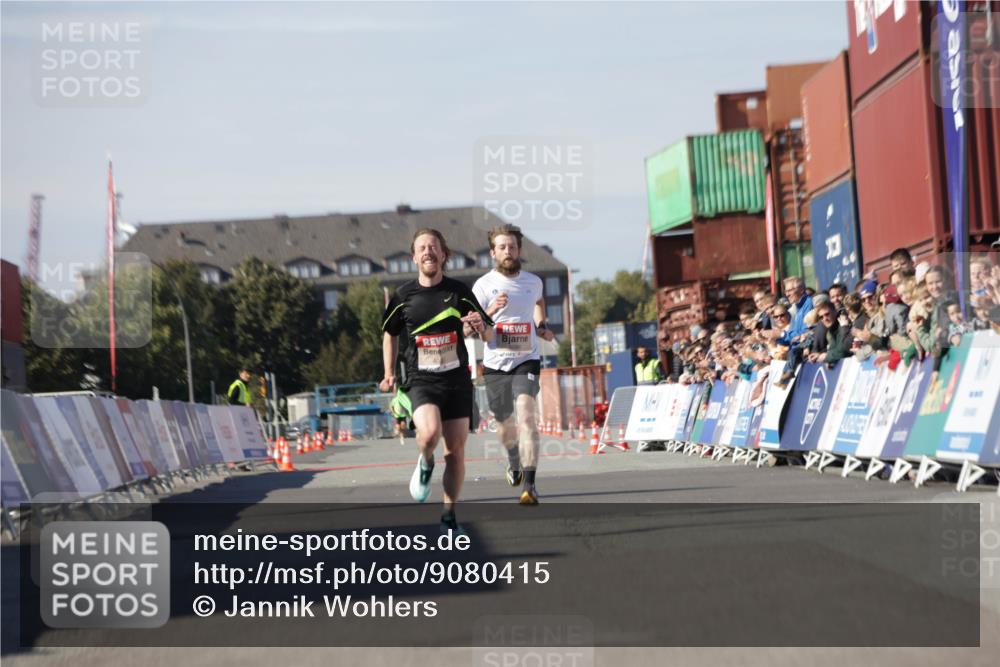 03.10.2025 - Köhlbrandbrückenlauf Jannik Wohlers http://msf.ph/oto/9080415 03.10.2025 12:50:04 Ziel 4035, 6086 meine-sportfotos.de