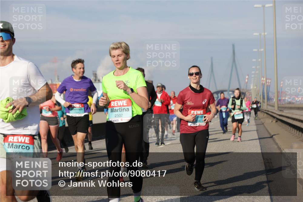 03.10.2025 - Köhlbrandbrückenlauf Jannik Wohlers http://msf.ph/oto/9080417 03.10.2025 10:01:56 Position 3 1938, 2502, 1920 meine-sportfotos.de