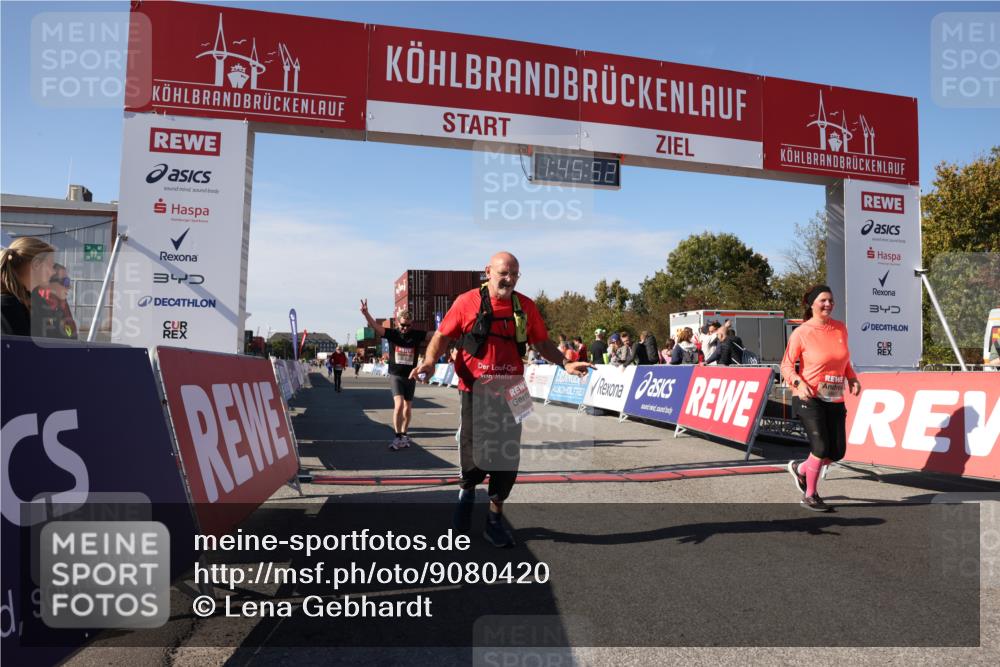 03.10.2025 - Köhlbrandbrückenlauf Lena Gebhardt http://msf.ph/oto/9080420 03.10.2025 13:45:52 Ziel 5184, 5375, 5376, 5860, 6029 meine-sportfotos.de