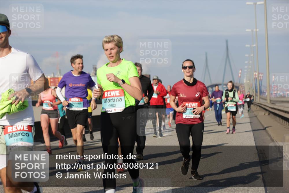 03.10.2025 - Köhlbrandbrückenlauf Jannik Wohlers http://msf.ph/oto/9080421 03.10.2025 10:01:56 Position 3 1938, 2502, 192 meine-sportfotos.de