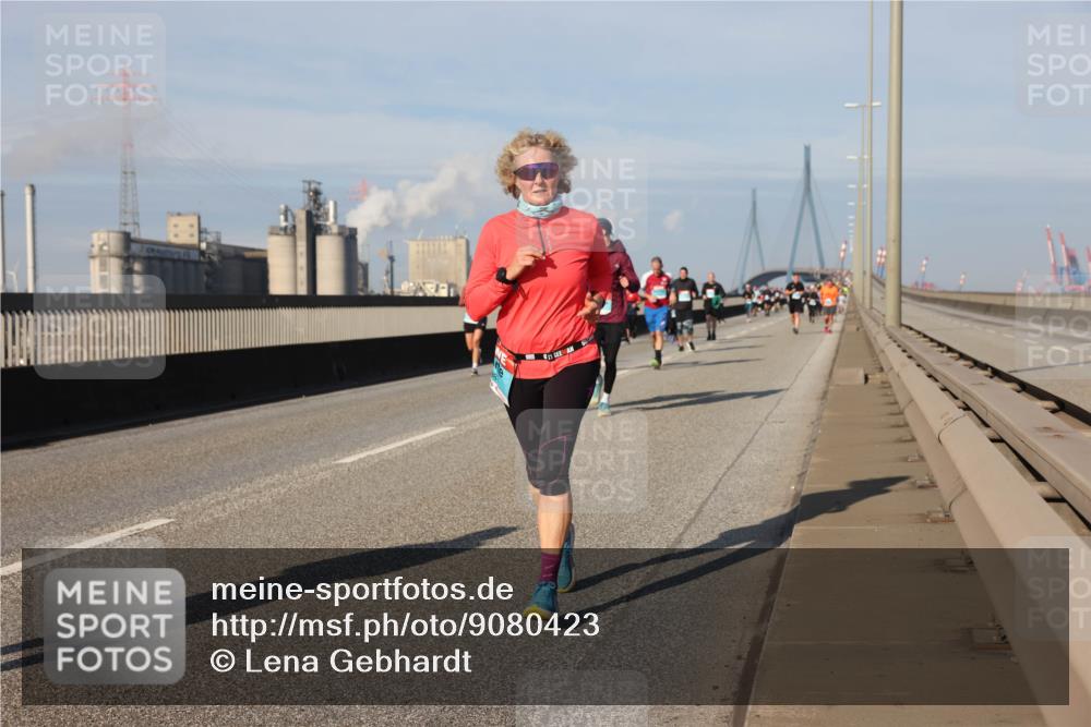 03.10.2025 - Köhlbrandbrückenlauf Lena Gebhardt http://msf.ph/oto/9080423 03.10.2025 10:03:49 Position 2  meine-sportfotos.de
