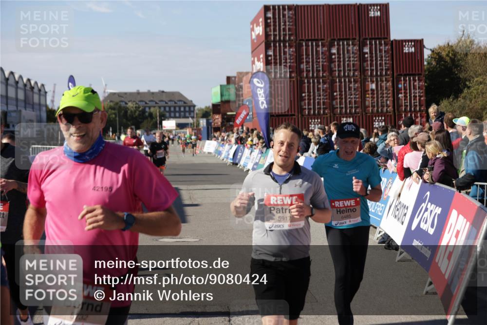 03.10.2025 - Köhlbrandbrückenlauf Jannik Wohlers http://msf.ph/oto/9080424 03.10.2025 13:17:49 Ziel 4410, 4645, 4679, 4829, 5168, 5339, 5685, 5731, 5732, 5917, 6153, 6331, 6435, 6485, 6704 meine-sportfotos.de