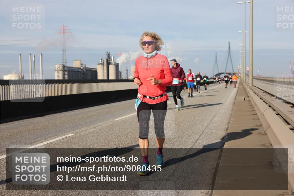 03.10.2025 - Köhlbrandbrückenlauf Lena Gebhardt http://msf.ph/oto/9080435 03.10.2025 10:03:50 Position 2  meine-sportfotos.de