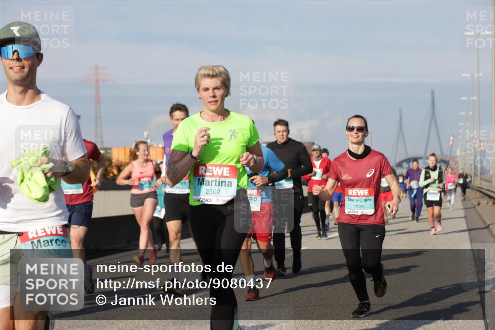 03.10.2025 - Köhlbrandbrückenlauf Jannik Wohlers http://msf.ph/oto/9080437 03.10.2025 10:01:56 Position 3 1938, 3762, 2502, 1920 meine-sportfotos.de