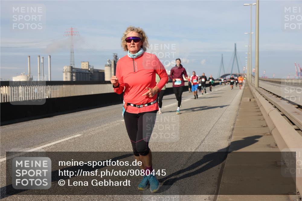 03.10.2025 - Köhlbrandbrückenlauf Lena Gebhardt http://msf.ph/oto/9080445 03.10.2025 10:03:50 Position 2  meine-sportfotos.de