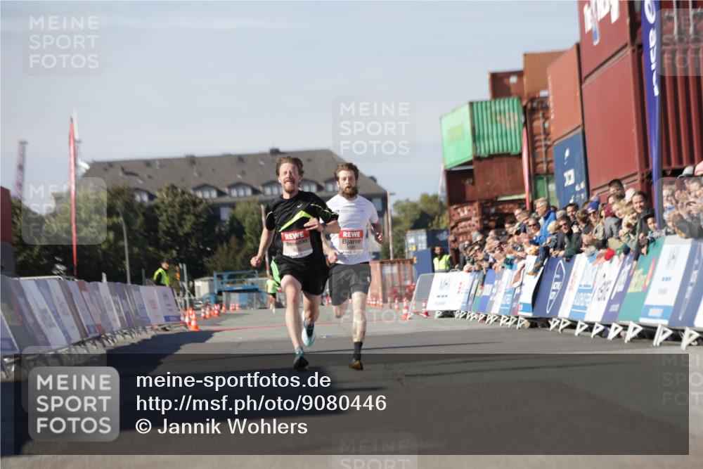 03.10.2025 - Köhlbrandbrückenlauf Jannik Wohlers http://msf.ph/oto/9080446 03.10.2025 12:50:04 Ziel 4035, 6086 meine-sportfotos.de